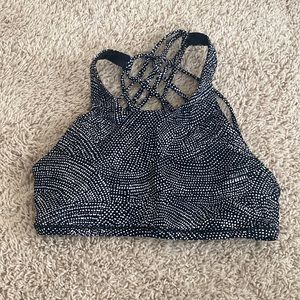 Lululemon Free to be Will high neck